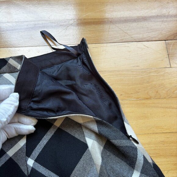 Burberry Blue Label Plaid Wool Skirt Size 38 (US 4) Red & Black Checkered - Picture 6 of 10